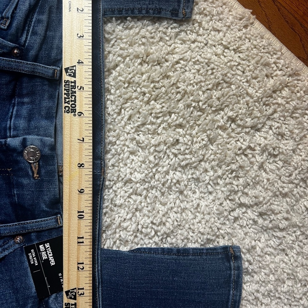 WOMENS EXPRESS MID RISE ULTRA HYPER STRETCH SZ 12/14/16 JEANS LG/SHORT NWT - Picture 11 of 14